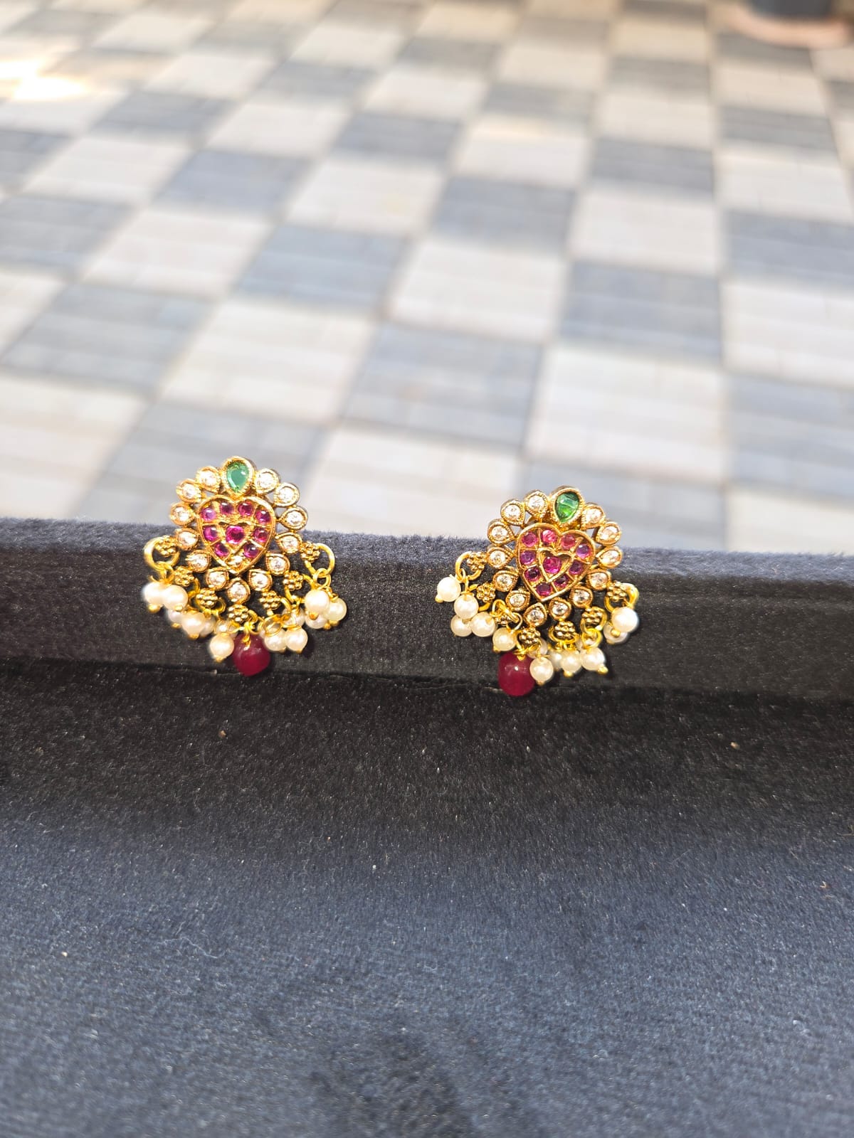STUD PEARL DROPS